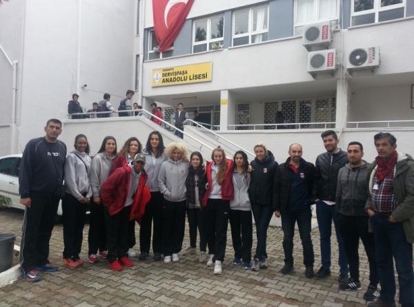 Osmaniye bayan basketbol takımı okulumuzu ziyaret etti.