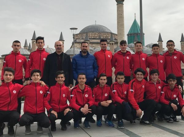 Dervişpaşa Anadolu Lisesi Futbol Takımı Milli Eğitim Müdürümüzü Ziyaret Etti